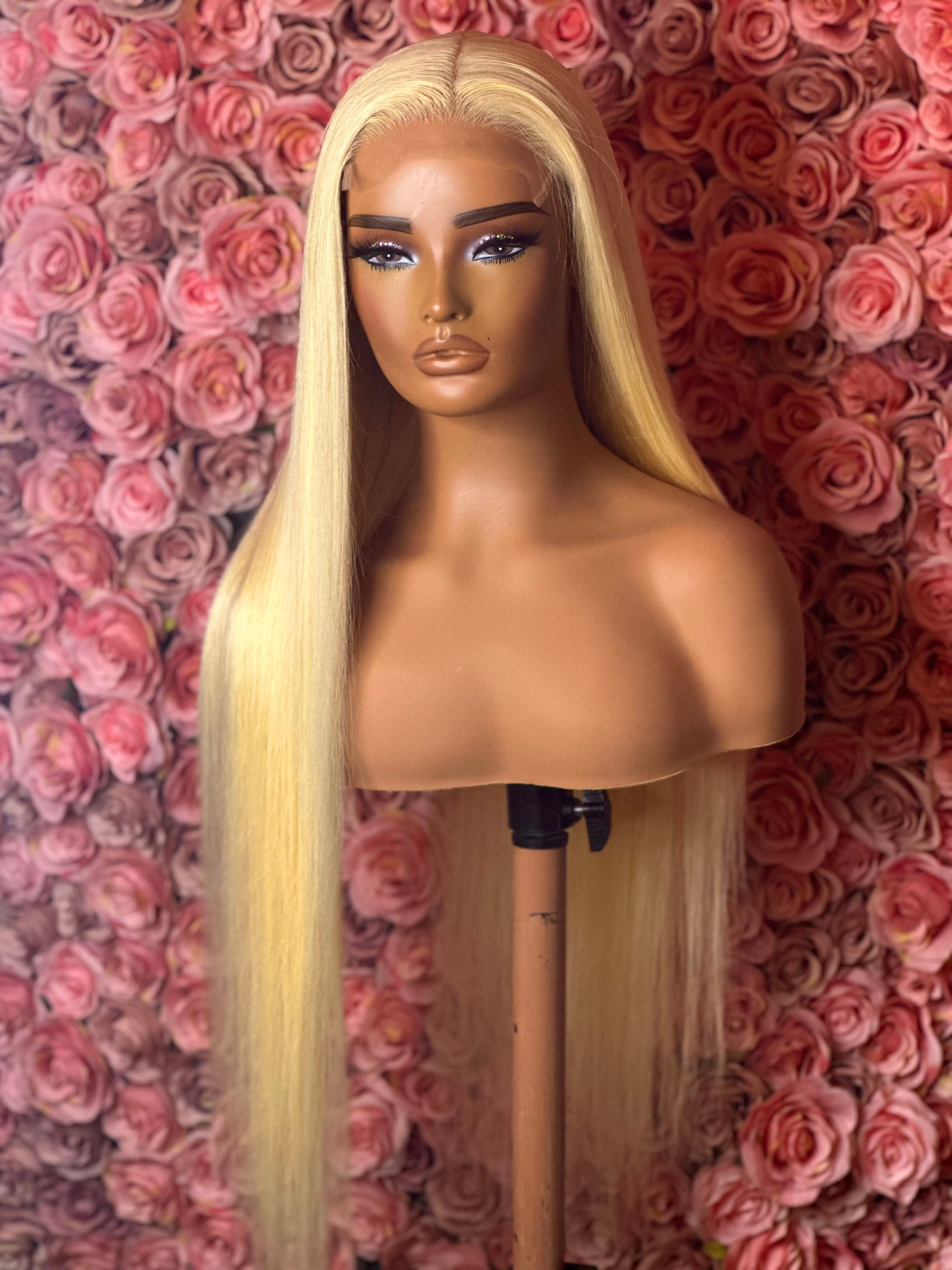 Monae- 30" 613 Closure Wig