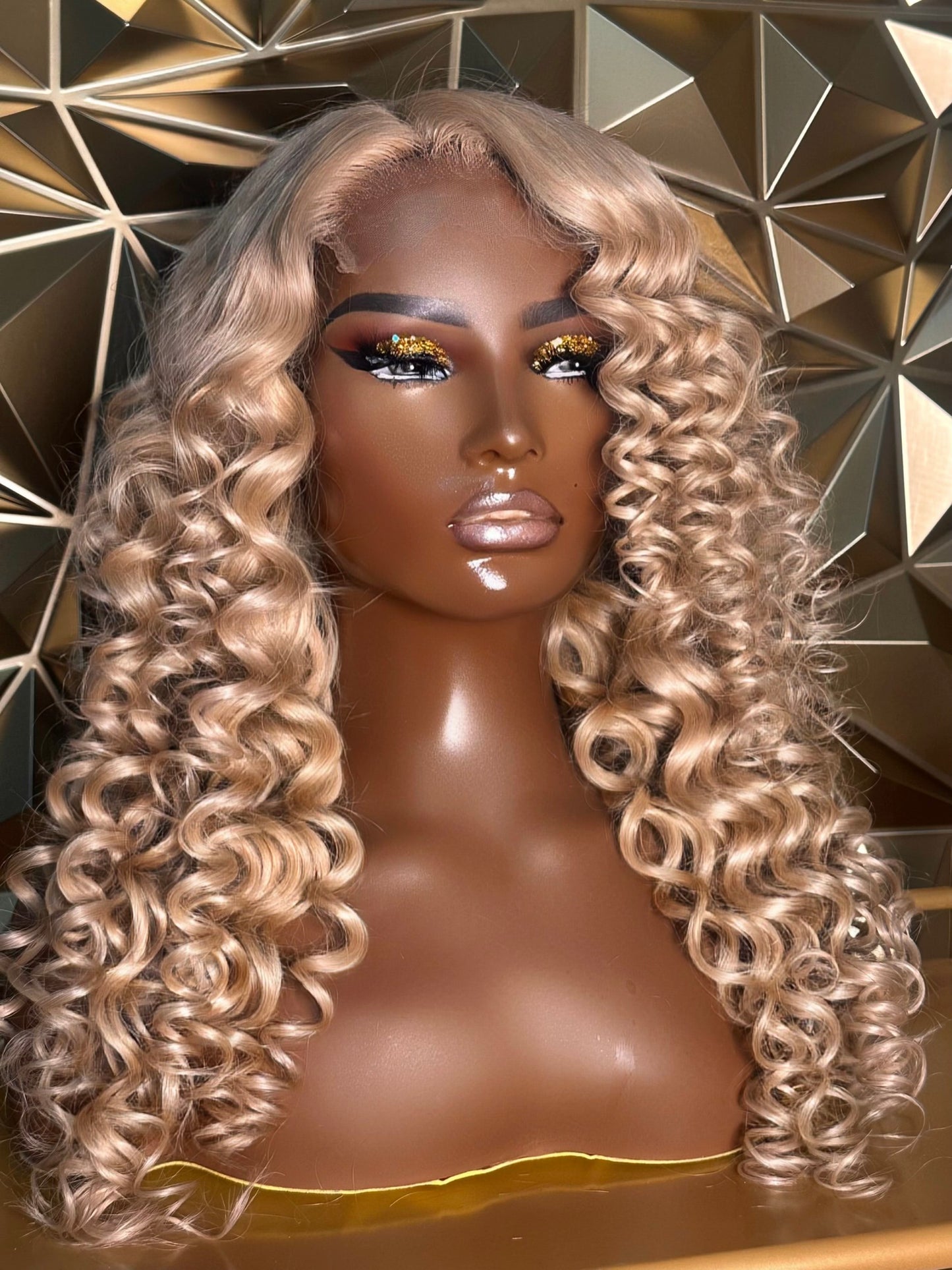 Roxanne-24" Glueless Closure Wig