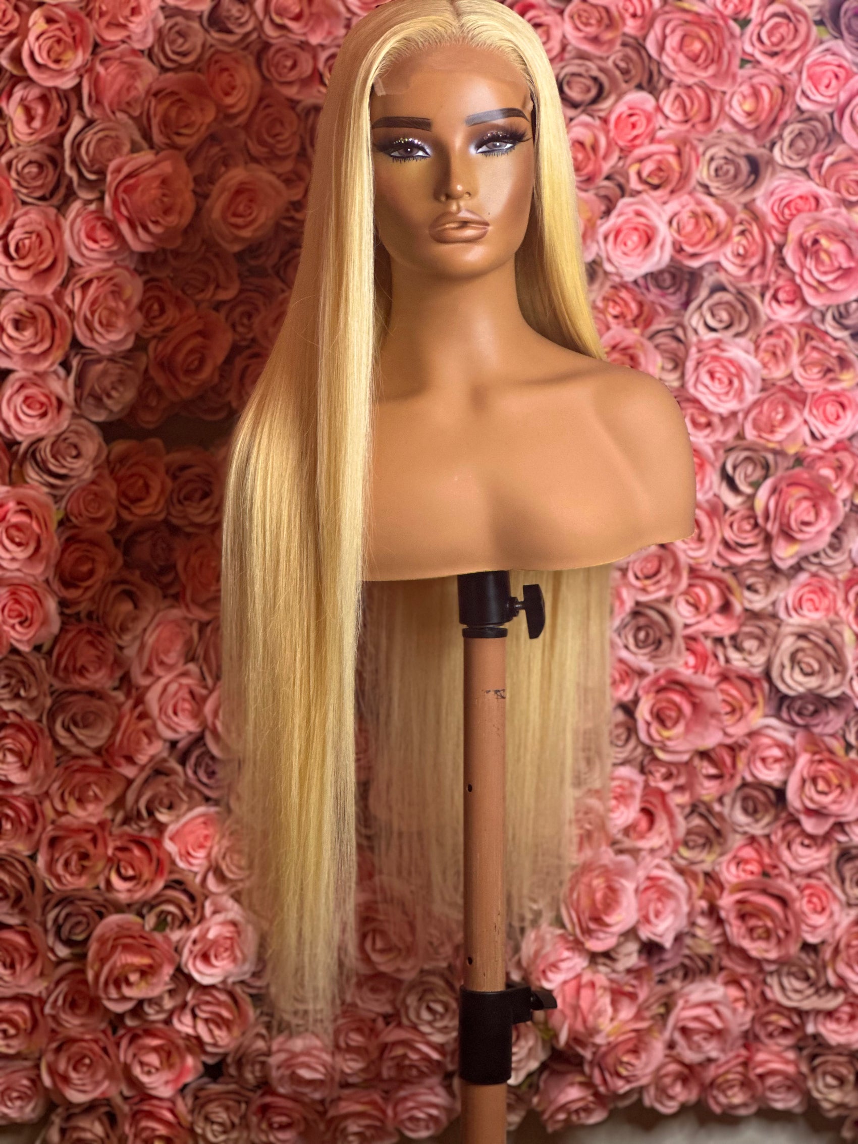 Monae- 30" 613 Closure Wig
