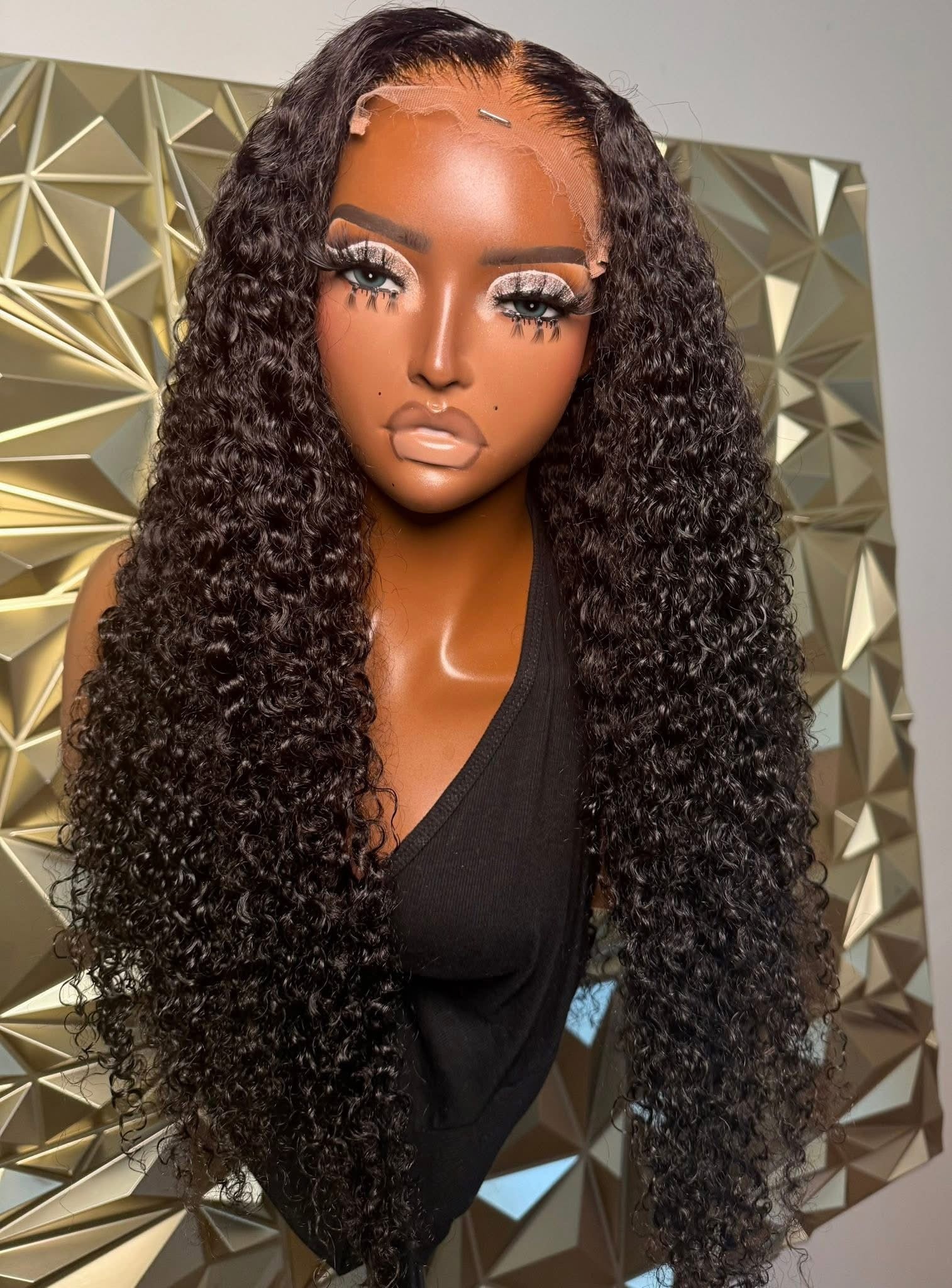 Anna Nicole 26" HD Closure Wig